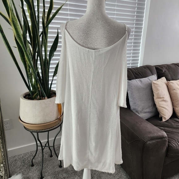 NAÏF Cold Shoulder Dress Size small. Good preowned condition. - Picture 3 of 7